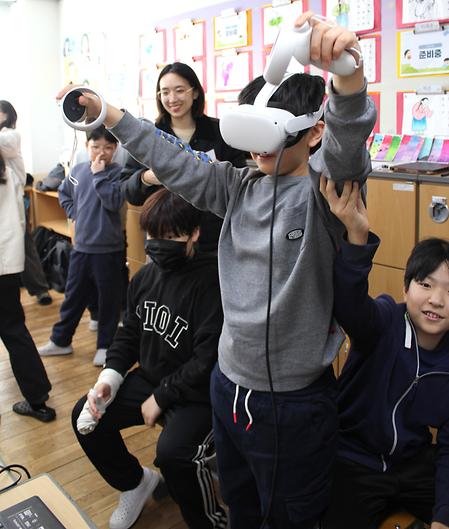 AR·VR미디디자인전공,  학부생 제작 가상현실 콘텐츠로 지역 초등교육 봉사활동 진행